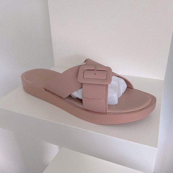Women’s Sandals - Picture 1 of 3